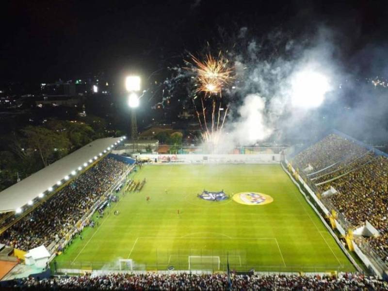 El Estadio Morazán de San Pedro Sula podría ser la sede del juego de Honduras en noviembre.