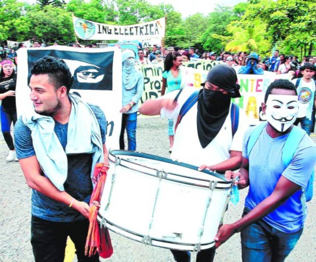 Diez carreras de la UNAH podrían perder el período académico