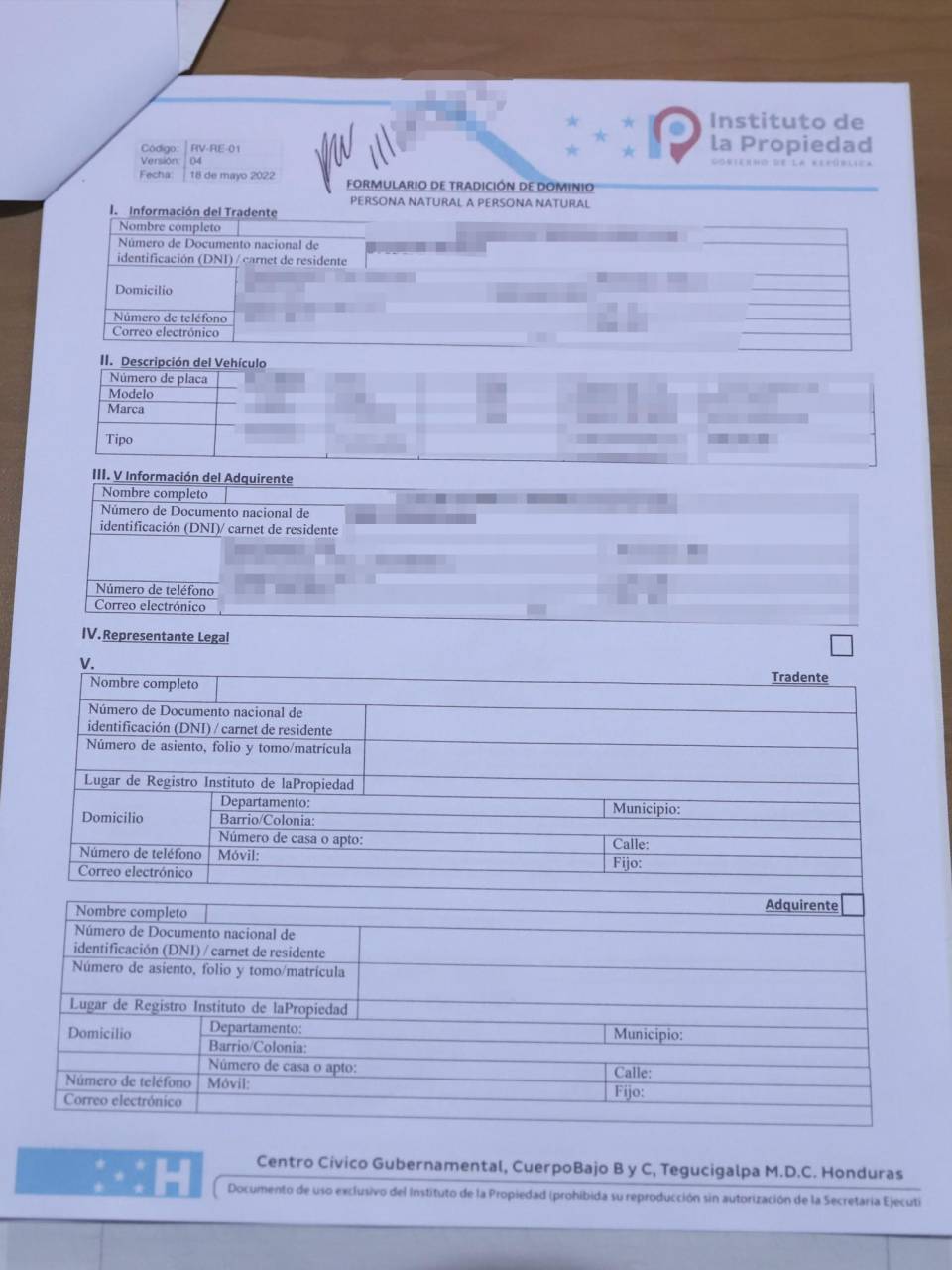 $!Esta es la forma RV-RE-01 en papel membretado del IP que se ocupó para gestionar la auténtica que vendió la empleada.