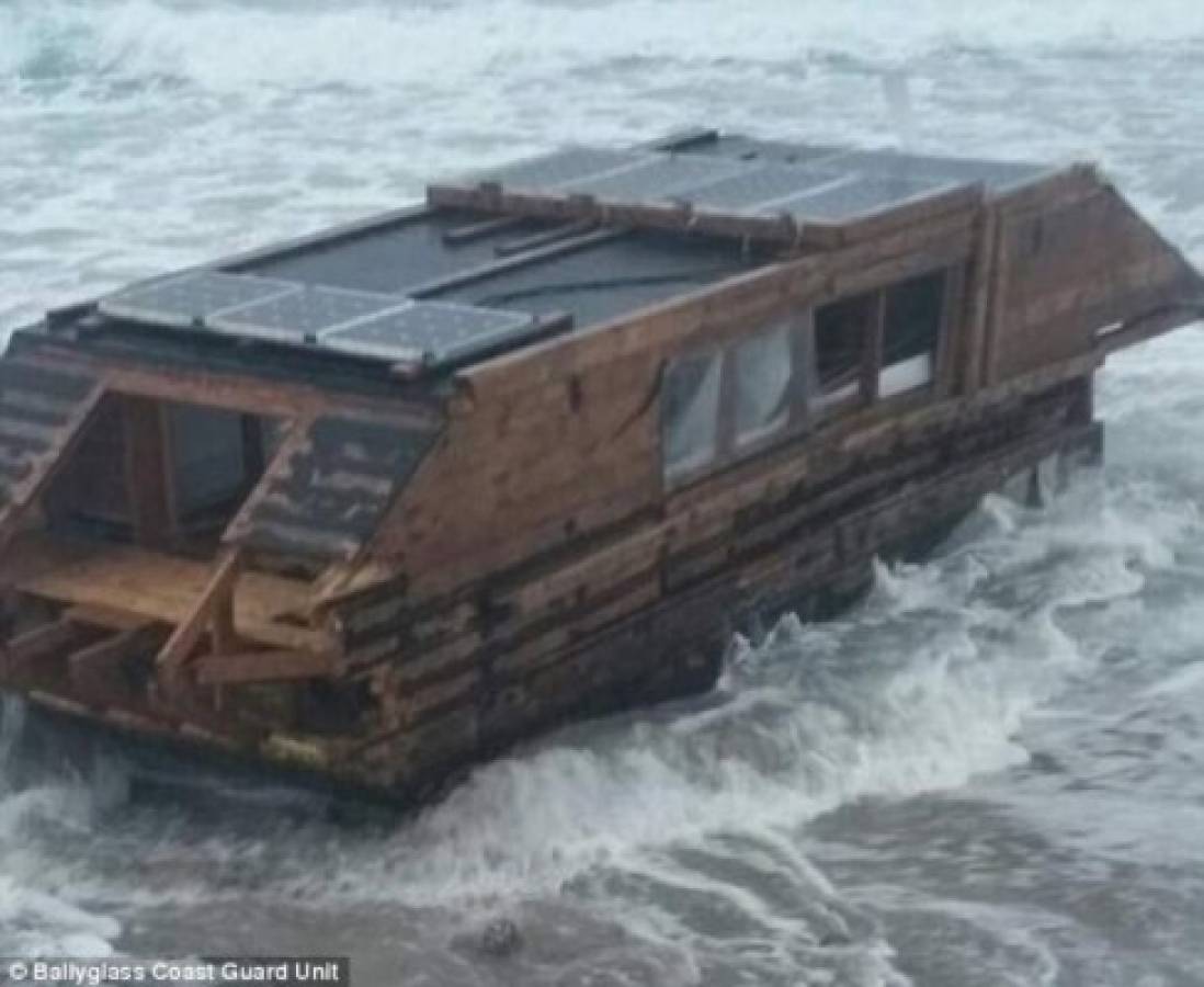 Casa flotante cruza el Atlántico sin tripulantes