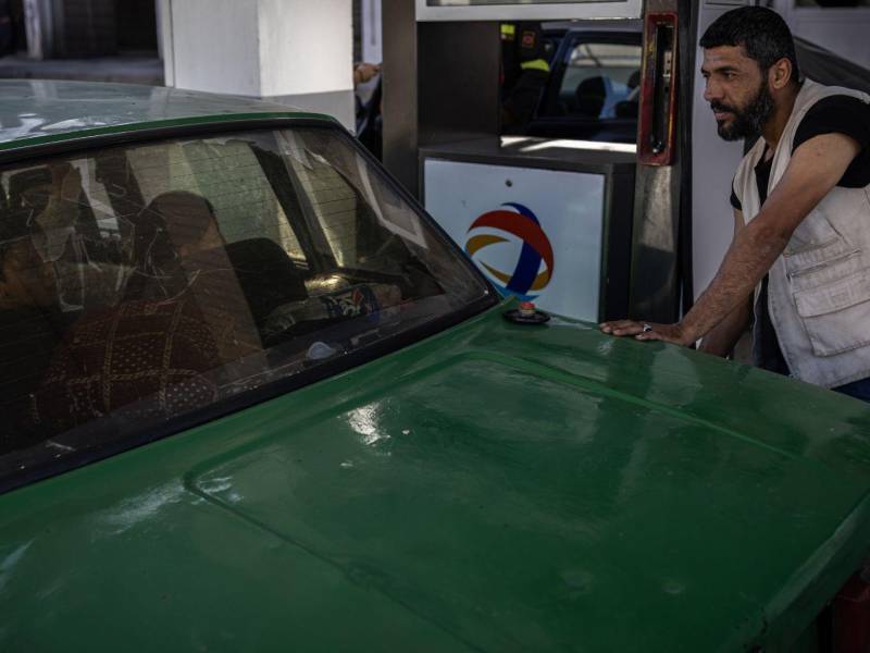 Ali Jawad resiste con su gasolinera en Líbano abasteciendo combustible y esperanza