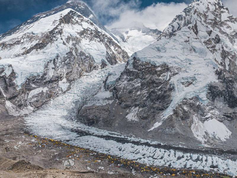 Monte Everest creció hasta 50 metros gracias a un antiguo río