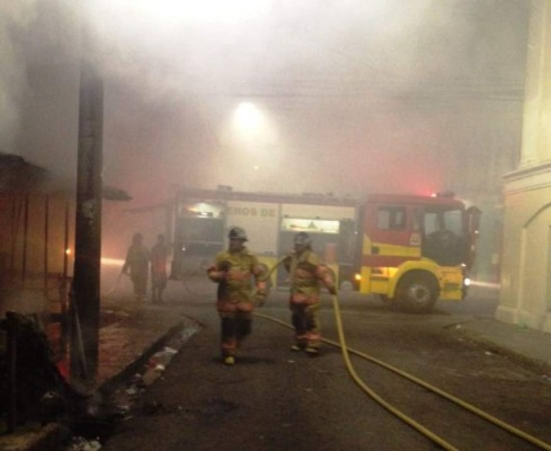 Pérdidas materiales tras incendio en mercado