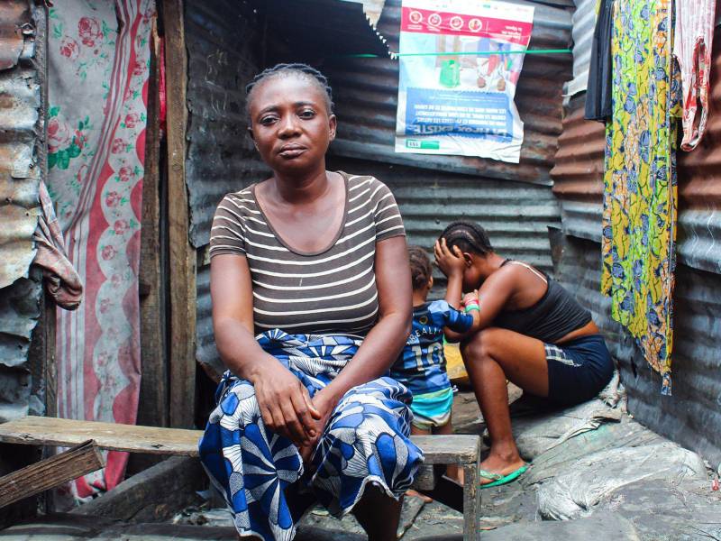 Mireille Efonge no sabía qué era mpox antes de contagiarse. En casa en Pakadjuma, una zona pobre de Kinshasa.