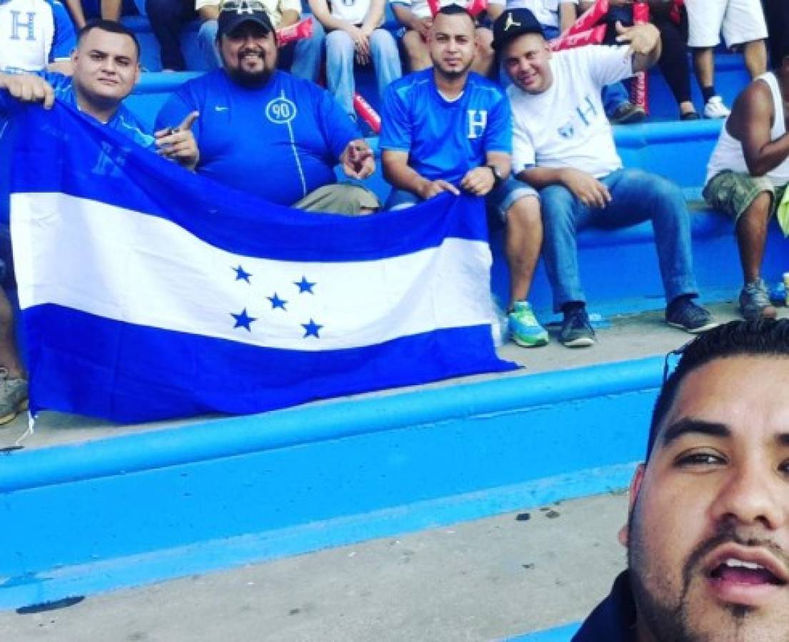 Hondureños comparten con EL HERALDO imágenes con su camisa de la selección