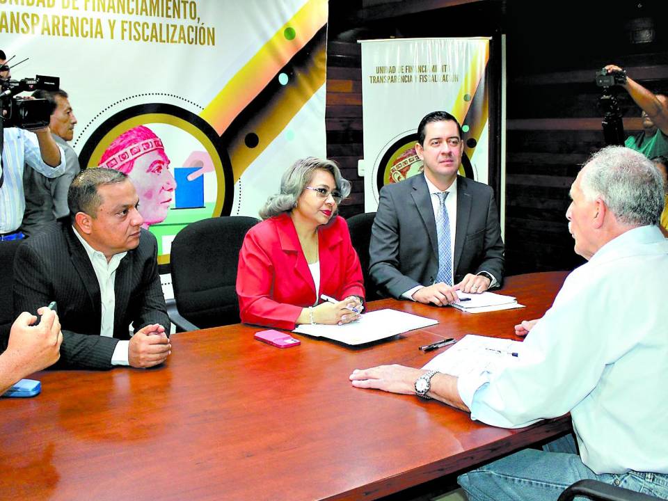 La Unidad de Política Limpia es la encargada de auditar los fondos utilizados en las campañas políticas.