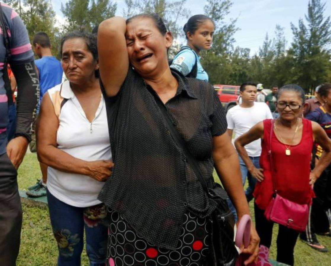 Otros familiares no creían lo sucedido y pedían fuerza al Altísimo.