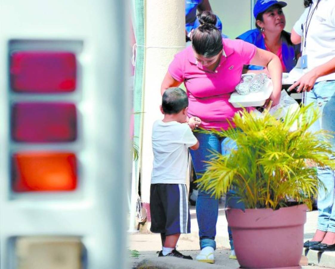 Al menos 190 niños deportados llegan hoy