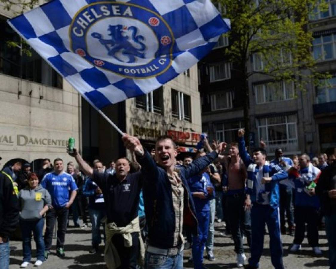 Chelsea condena una agresión racista de sus seguidores en París