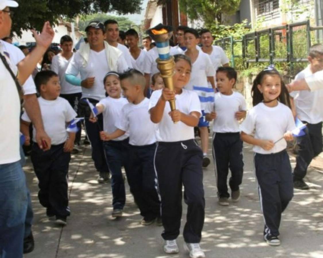 Honduras recibe Antorcha Centroamericana de la Paz