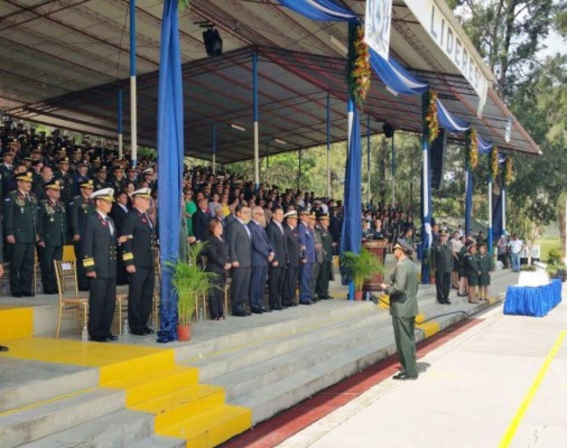 Ascensos y distinciones en la Academia Militar