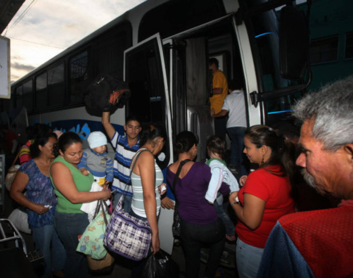 Éxodo de viajeros en la capital de Honduras