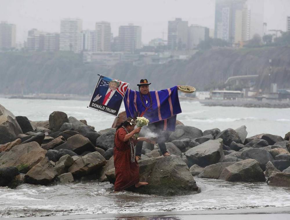 Con ritual en la playa, Chamanes envían suerte a Harris y Trump desde Lima, Perú