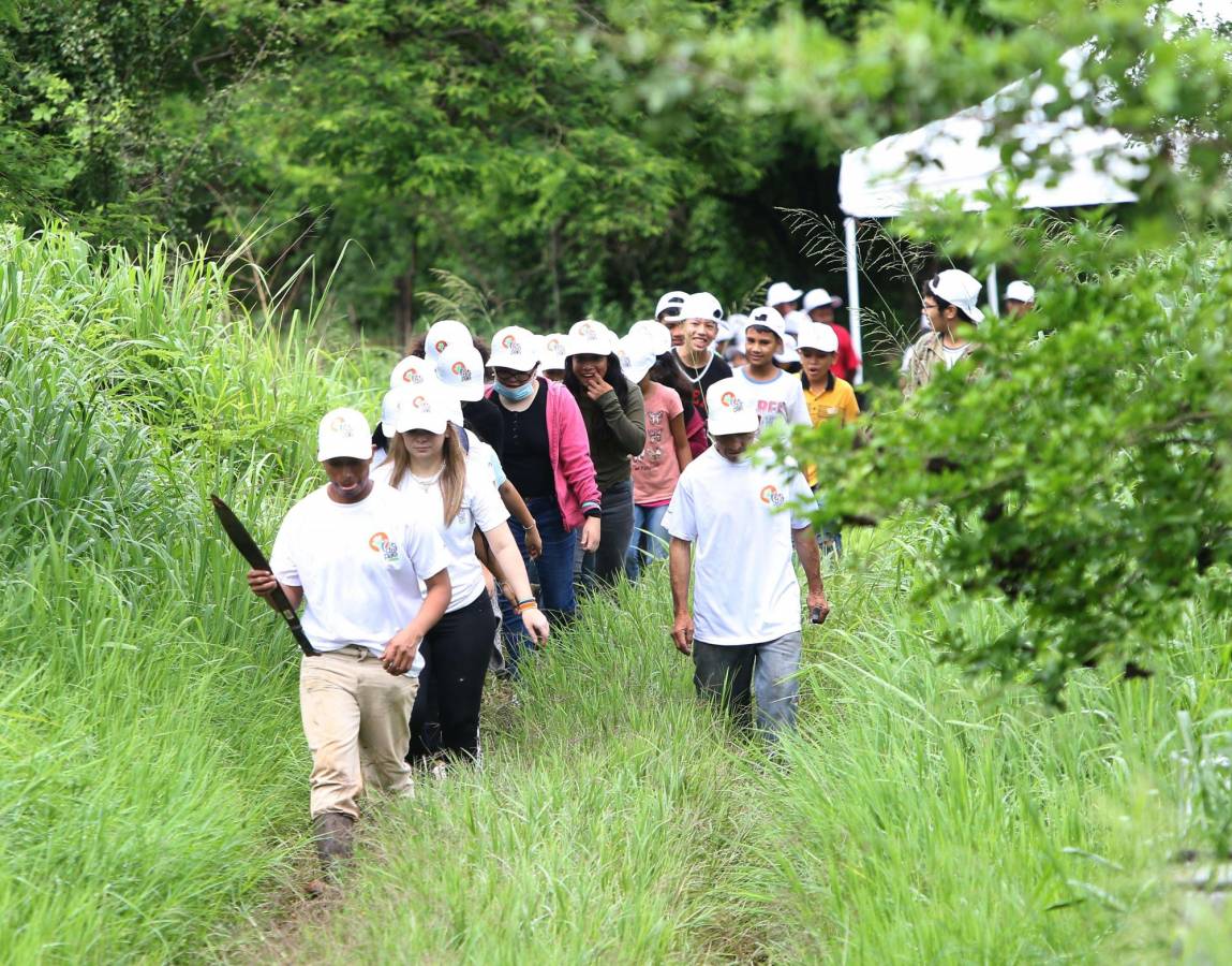 Fundación Terra y escolares al rescate del bosque de la capital