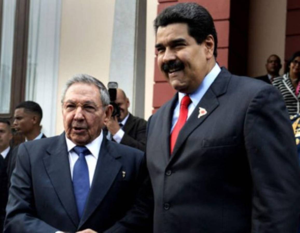 Raúl Castro apoya a Maduro tras caer 'en extraordinaria batalla' electoral