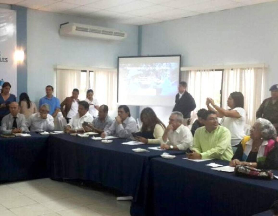 Gobierno de Honduras inicia diálogo regional