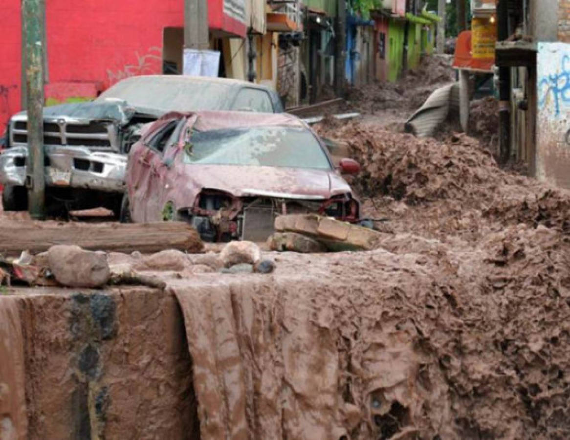 Al menos 38 muertos por lluvias en México