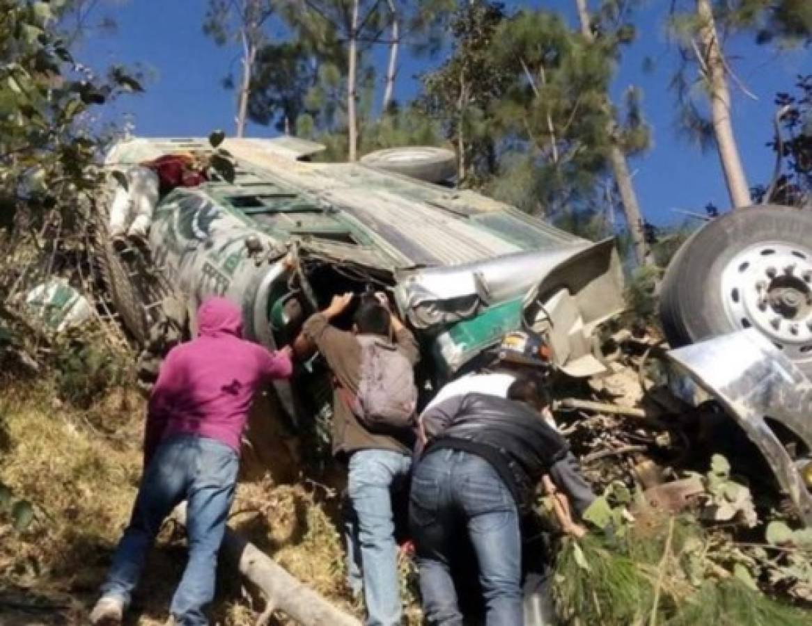 Bus se accidenta y provoca 18 muertes en Nahualá