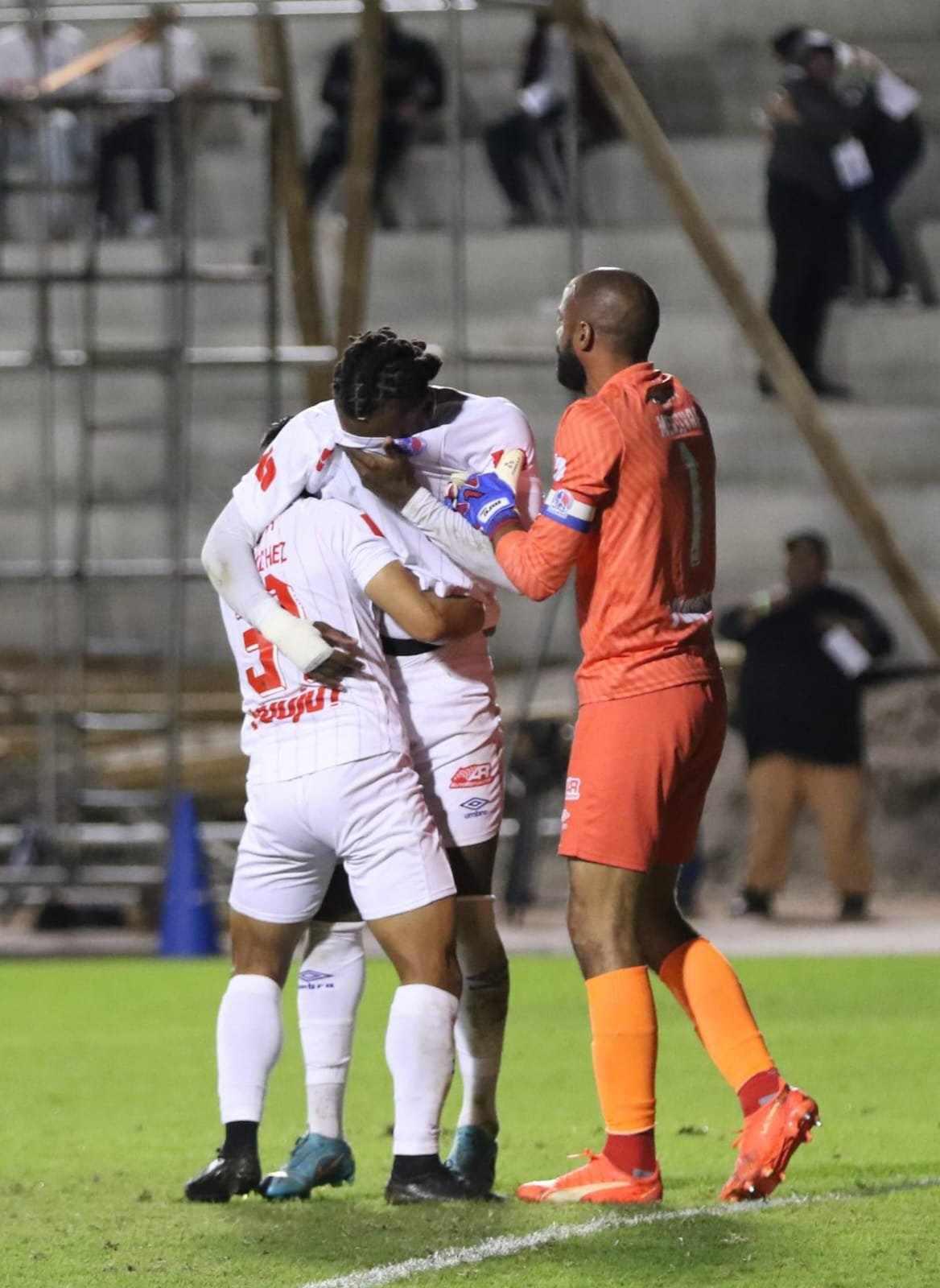 Tristeza del Olimpia tras perder final y no poder conseguir el penta en despedida de Troglio