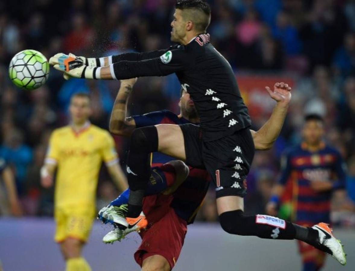 Barcelona vence 6 goles a 0 al Sporting de Gijón