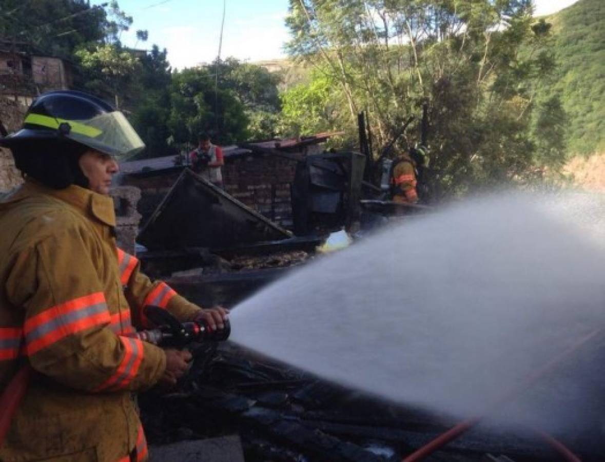 Incendio consume una vivienda en la capital   