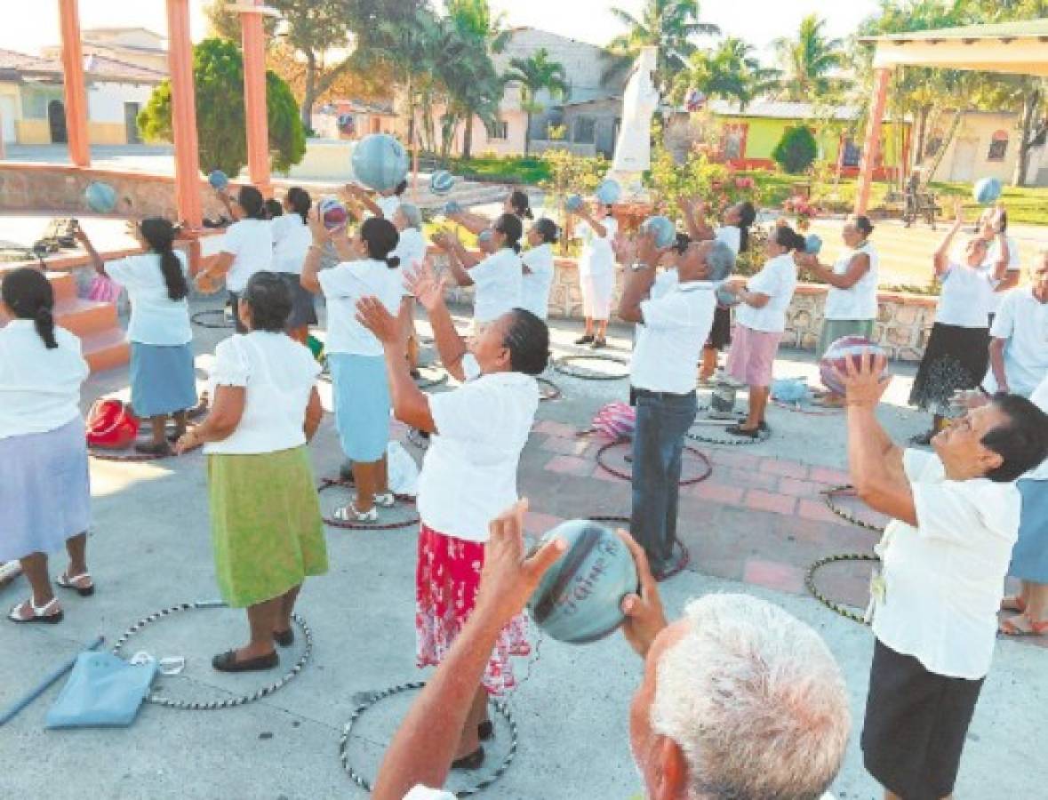 Abuelos hondureños se ponen en forma