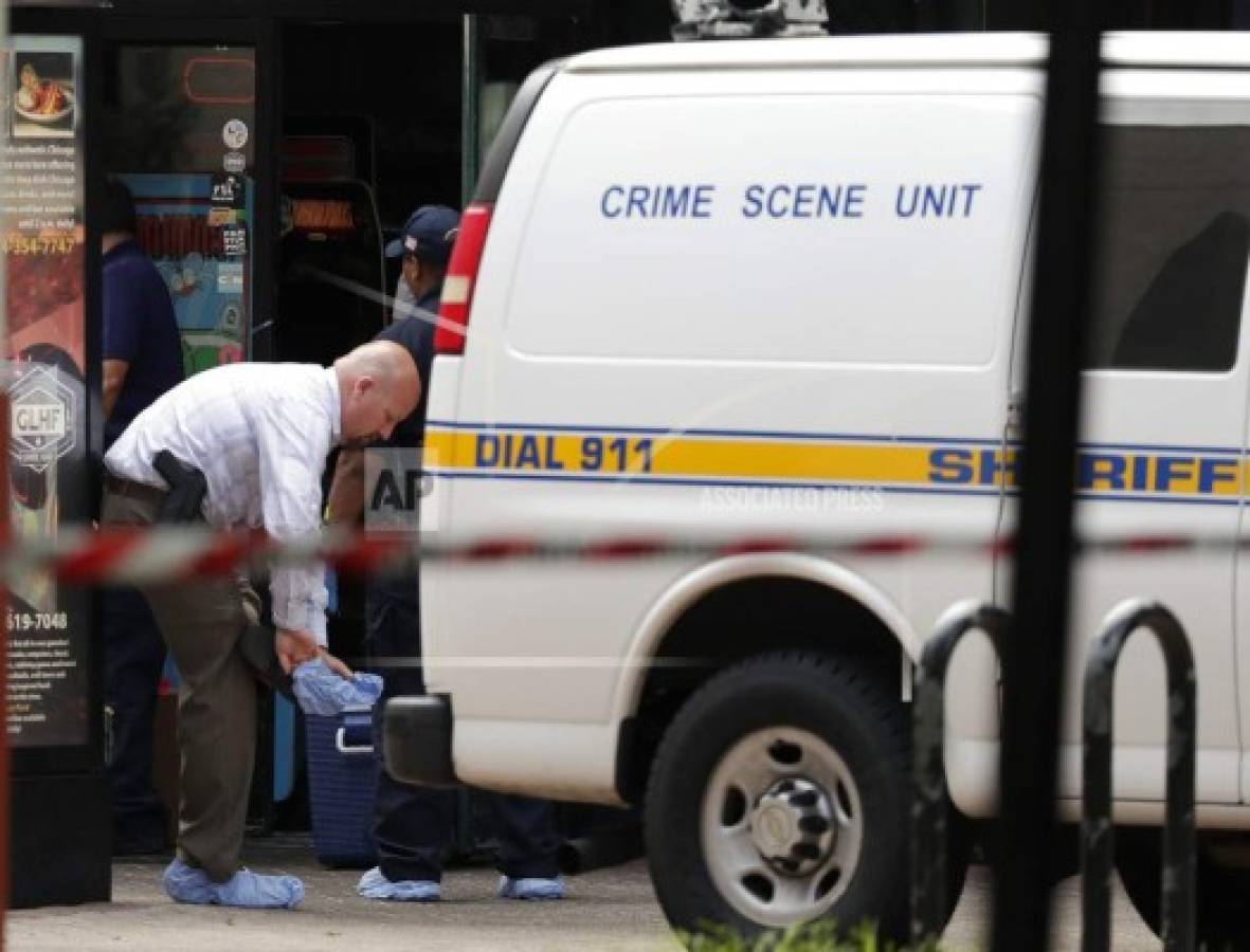 Evacúan centro comercial debido a disparos en Toronto