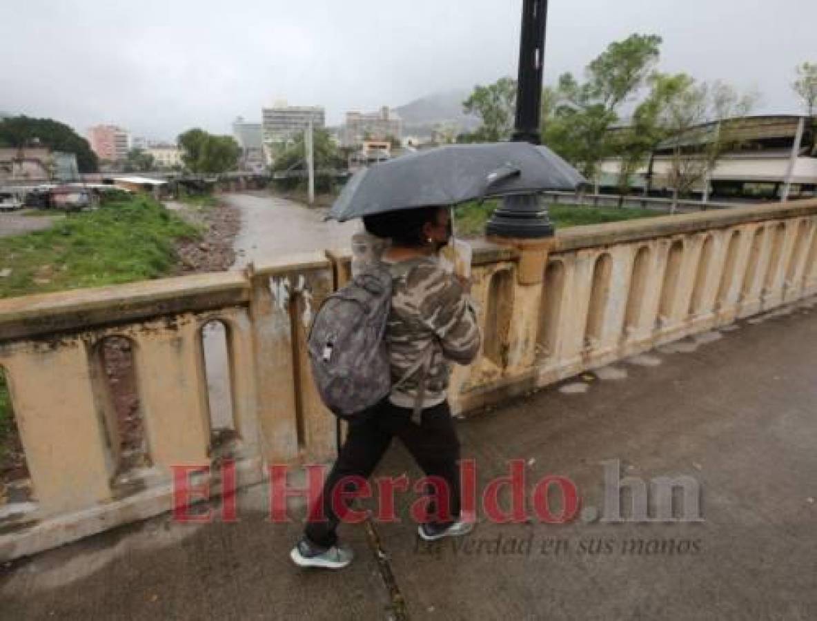 Secuelas de huracán Julia seguirá dejando lluvias este martes en Honduras