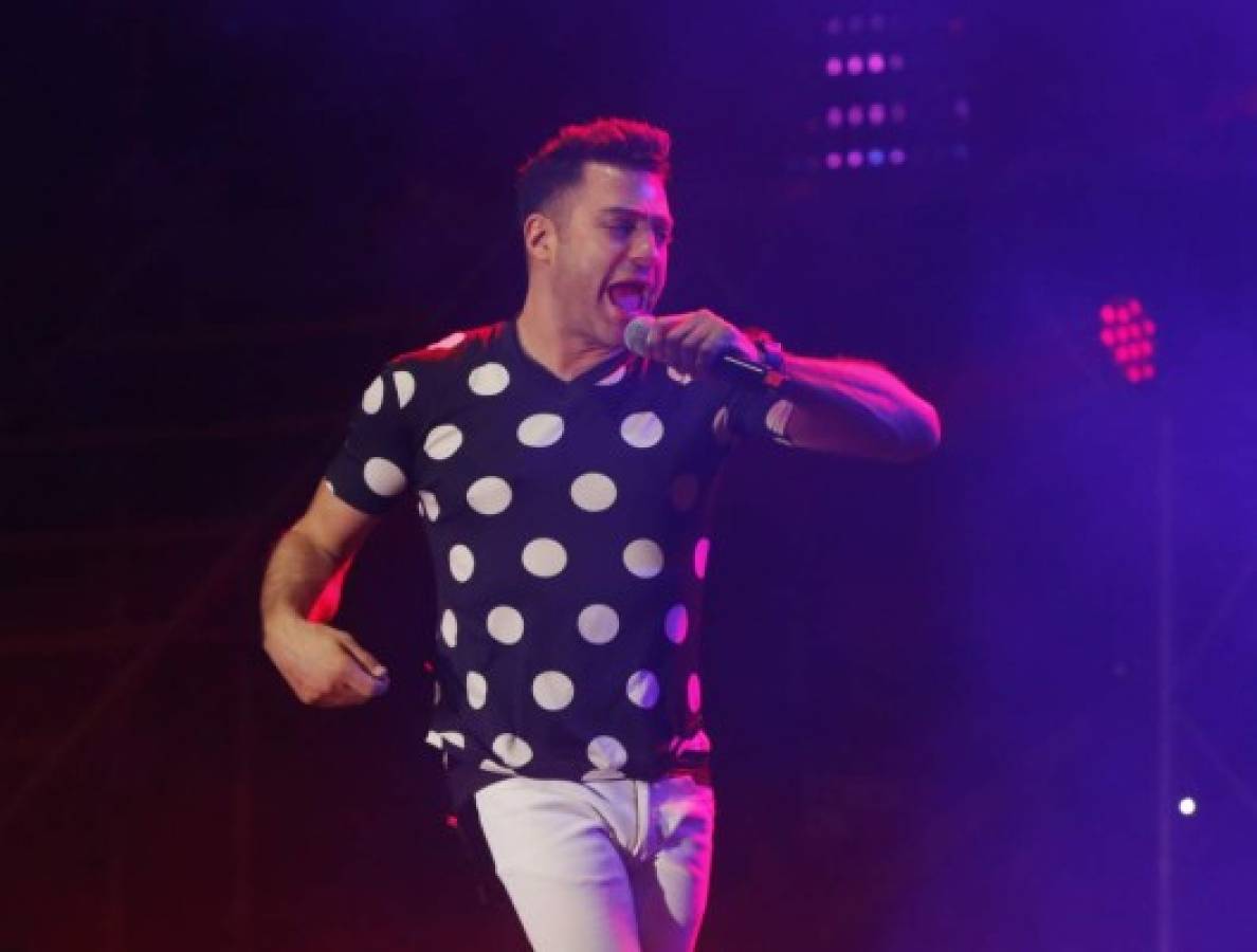 Corazones noventeros vibran en el 90’s Pop Tour