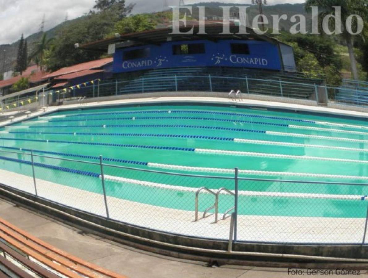 Piscina olímpica habilitada tras mantenimiento