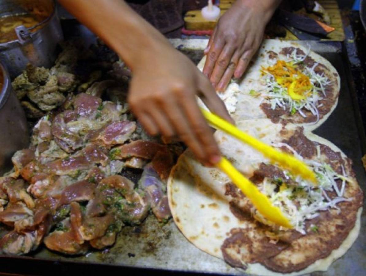 Baleadas con carne, sabor hondureño en un rinconcito capitalino