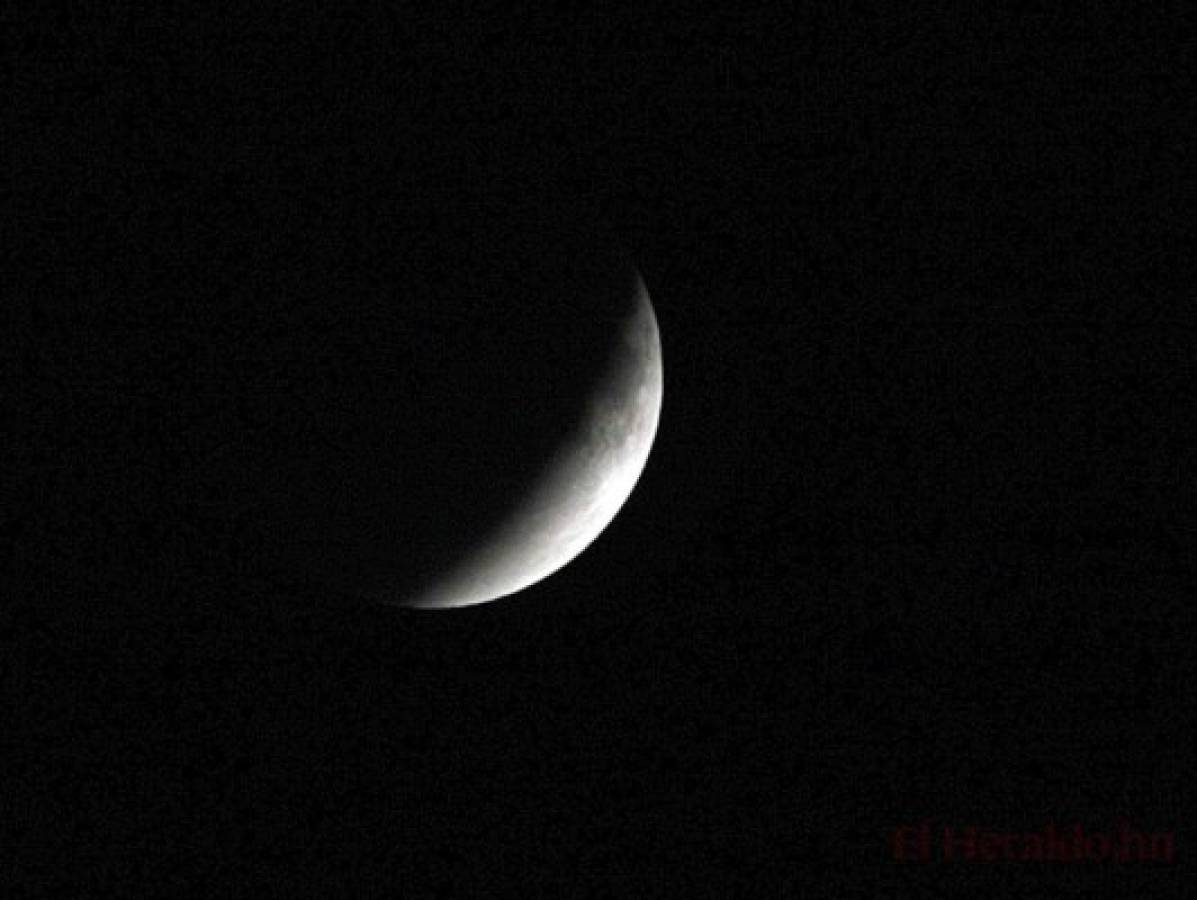 Espectáculo lunar sobre cielo hondureño