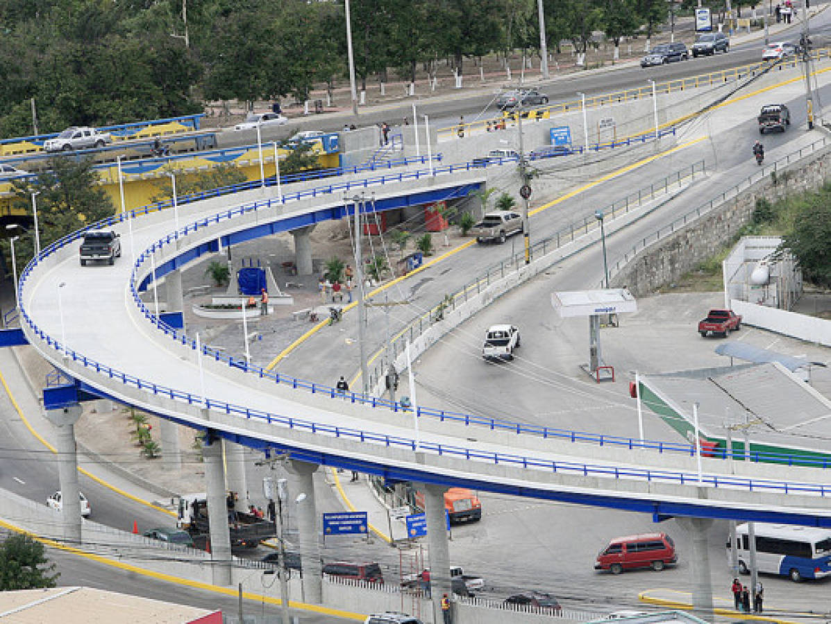 Inauguran el paso aéreo Ricardo Álvarez