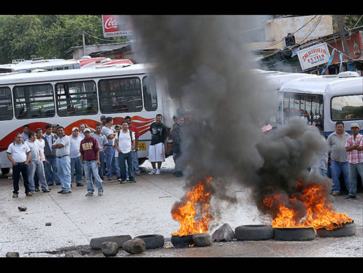 Transportistas exigen reparación de carretera a Olancho