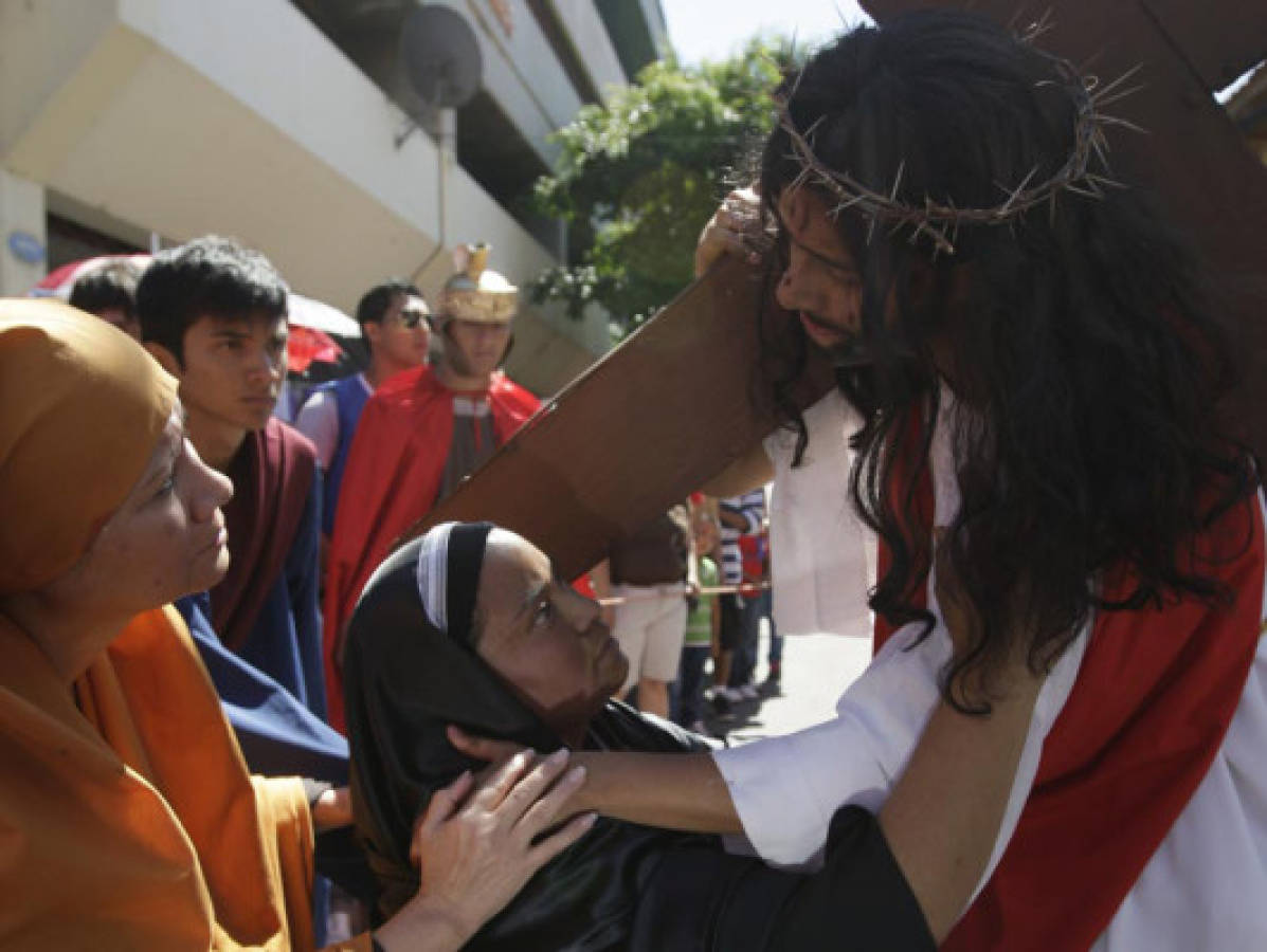 Iglesia Católica de Honduras clama por la fe del pueblo en Vía Crucis