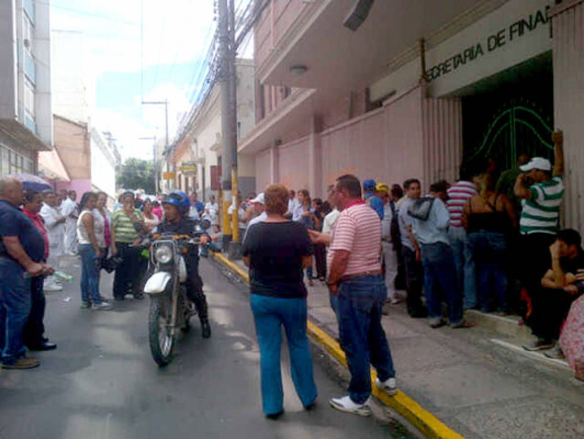 Salud no pagará a médicos días no trabajados