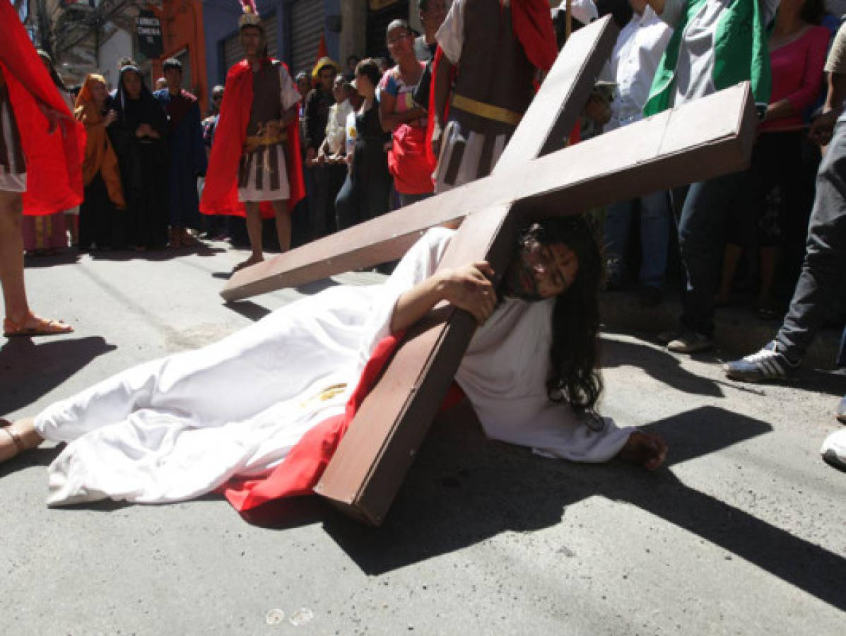 Iglesia Católica de Honduras clama por la fe del pueblo en Vía Crucis