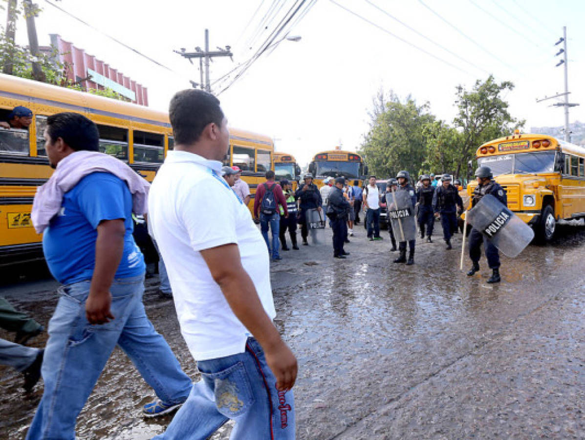 Transportistas exigen reparación de carretera a Olancho