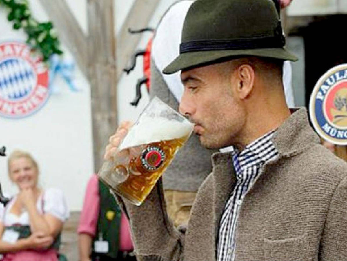 FOTOS: Guardiola celebra liderato con cerveza