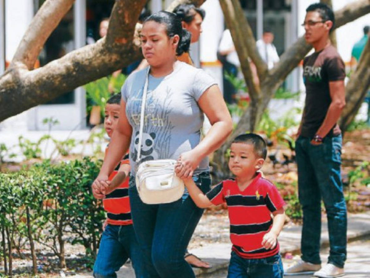 Madres sostienen el 39 % de las familias capitalinas