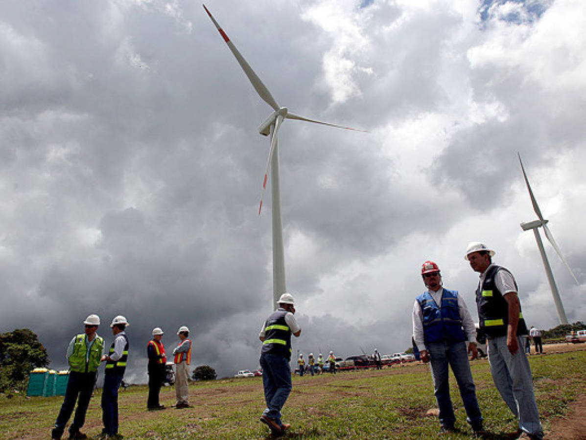 Honduras instala mesa de proyectos renovables