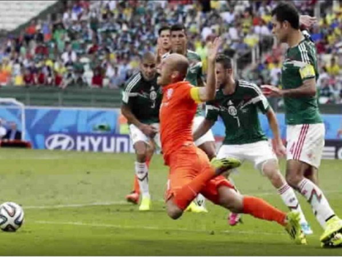 Robben confiesa que se tiró en el penal y se disculpa con México