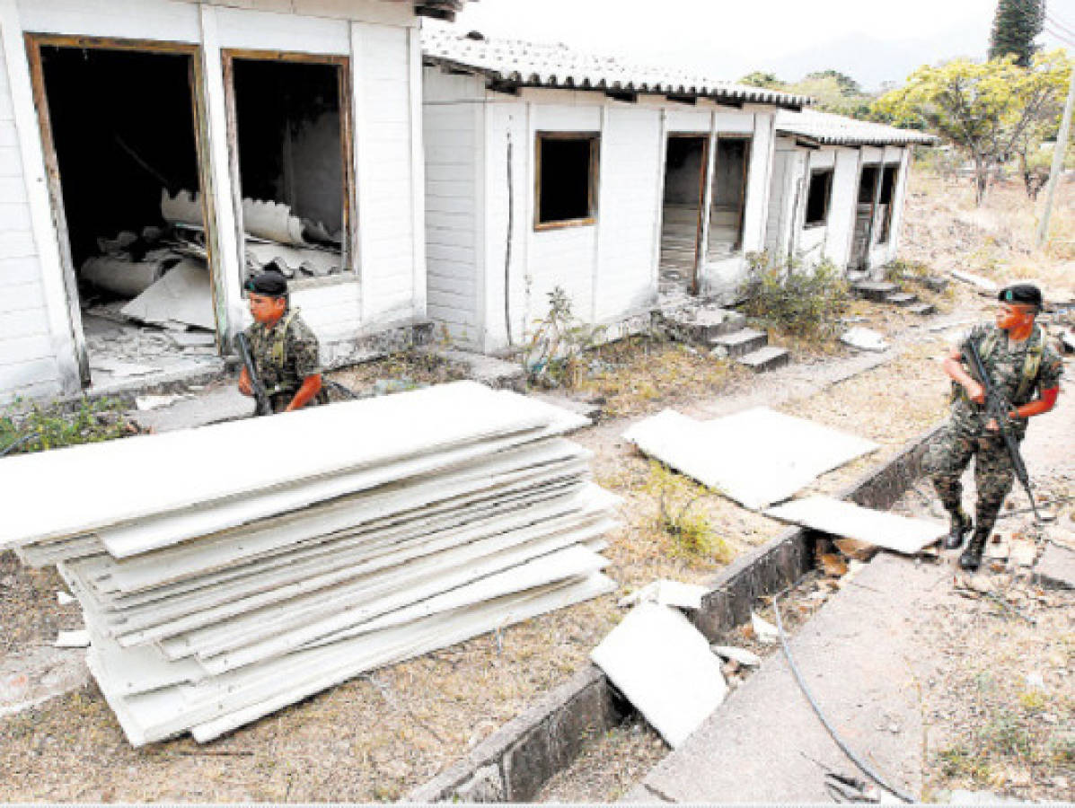 Militarizan Ciudad Mateo para evitar saqueos