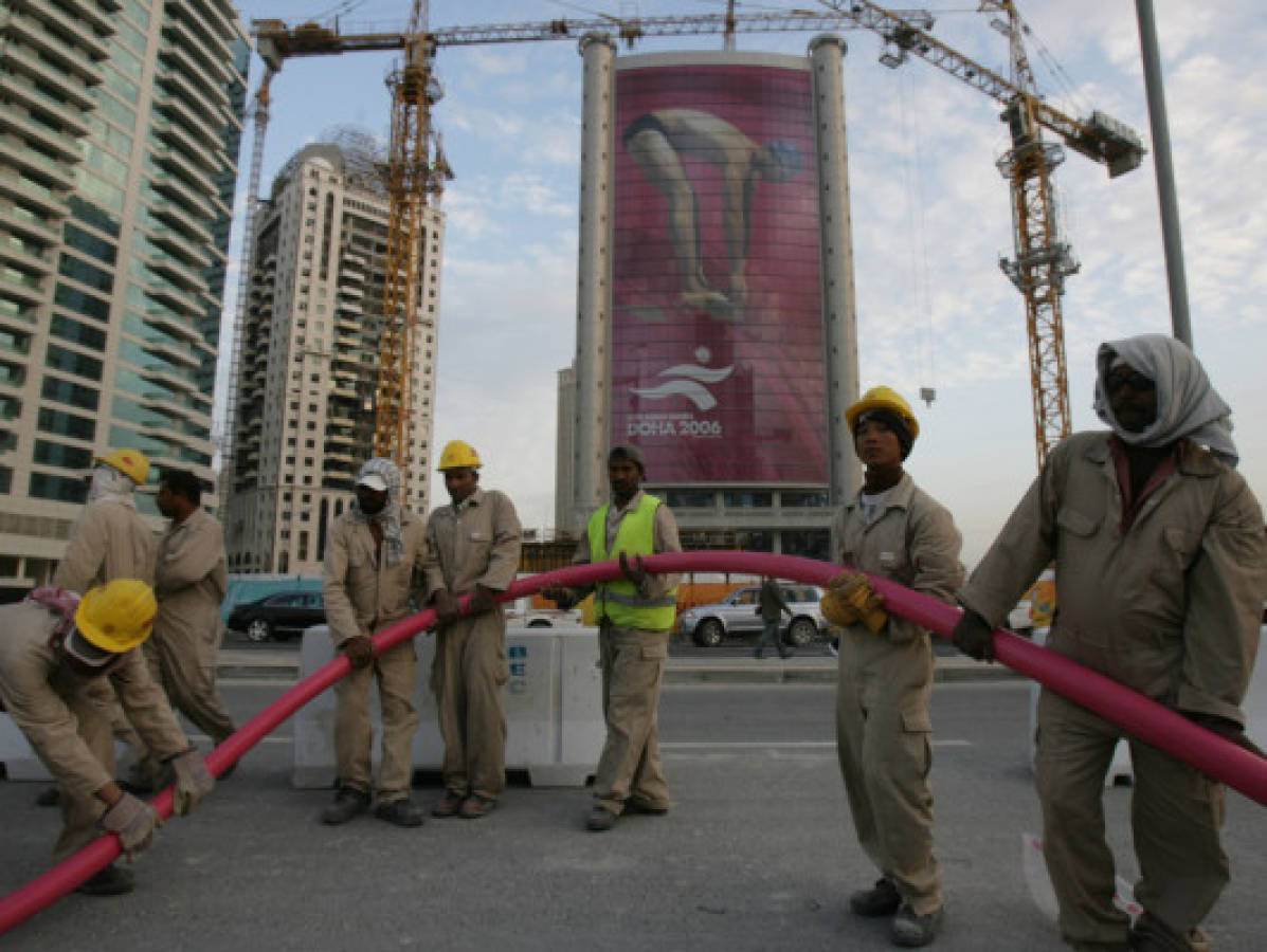 '4,000 obreros morirán' en obras del Mundial de Qatar