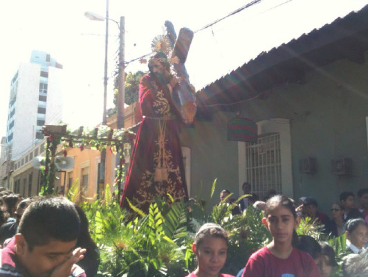 Iglesia Católica de Honduras clama por la fe del pueblo en Vía Crucis