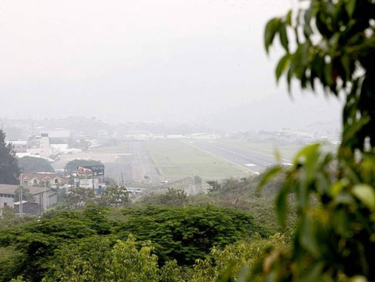 Bruma provocada por incendios afecta la capital de Honduras