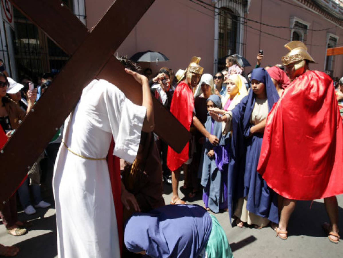 Iglesia Católica de Honduras clama por la fe del pueblo en Vía Crucis