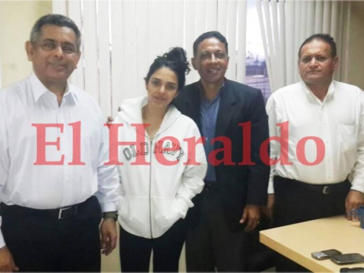 Presentadora Paola Paz se reúne con su padre