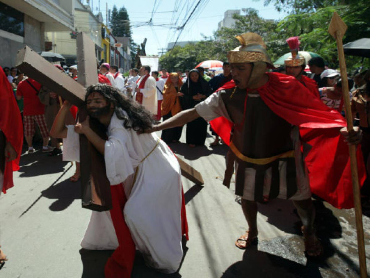 Iglesia Católica de Honduras clama por la fe del pueblo en Vía Crucis