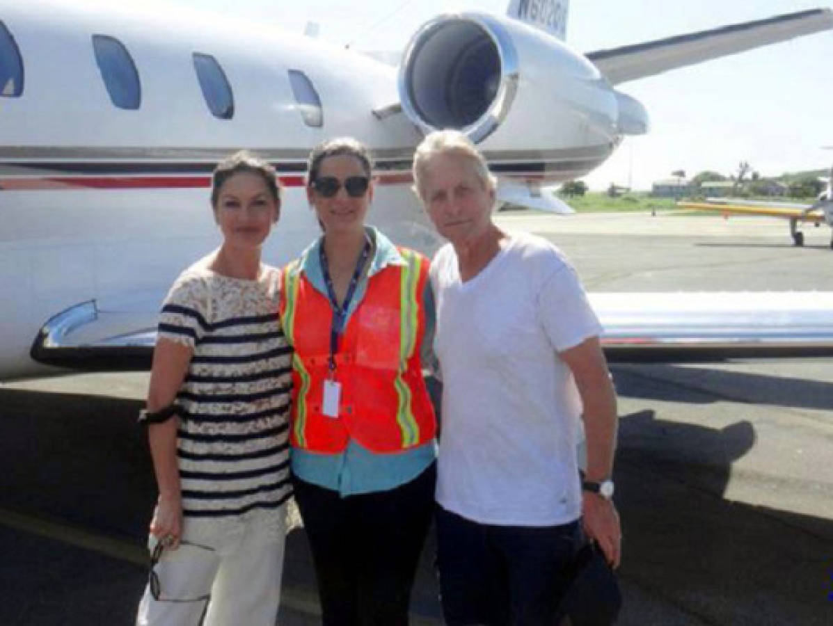 Michael Douglas y Catherine Zeta-Jones vacacionan de nuevo en Honduras